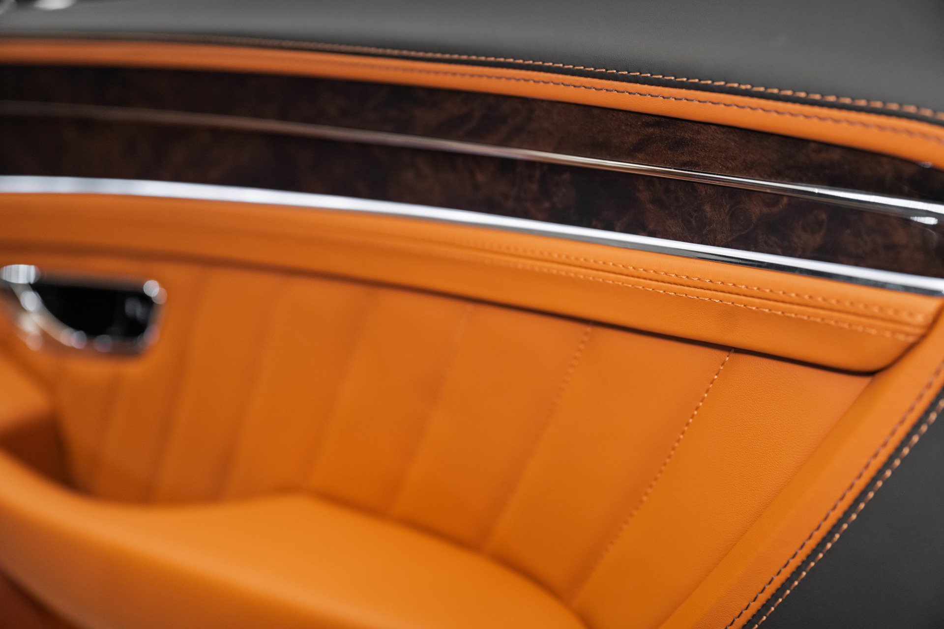 Used 2024 Bentley Continental GT V8 AWD/4WD image 44