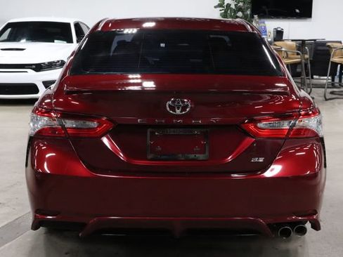 Used 2018 Toyota Camry SE FWD image 4