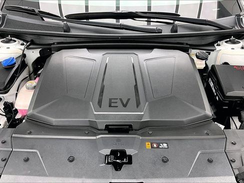 Used 2025 Hyundai Ioniq 5 SEL RWD image 10