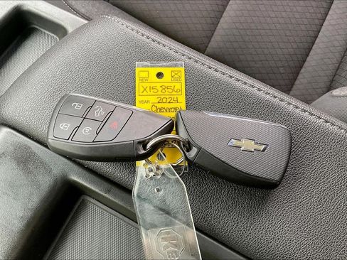 Used 2024 Chevrolet Silverado 1500 LT AWD/4WD image 12
