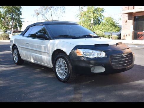 Used 2006 Chrysler Sebring Touring FWD image 3
