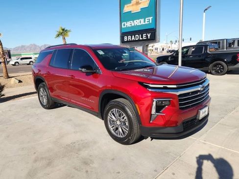 New 2026 Chevrolet Traverse LT w/ Driver Confidence Package image 2