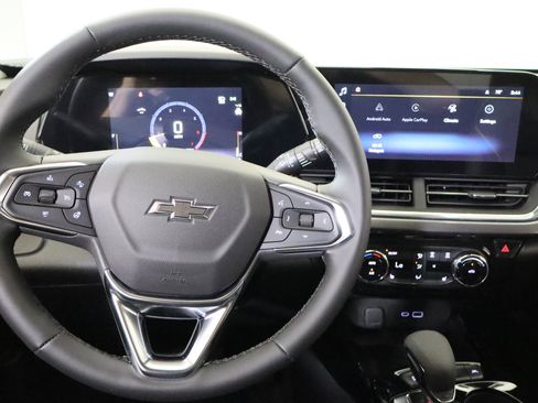 New 2026 Chevrolet Trax ACTIV w/ Sunroof Package FWD image 24