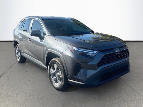 Used 2022 Toyota RAV4 XLE image 8