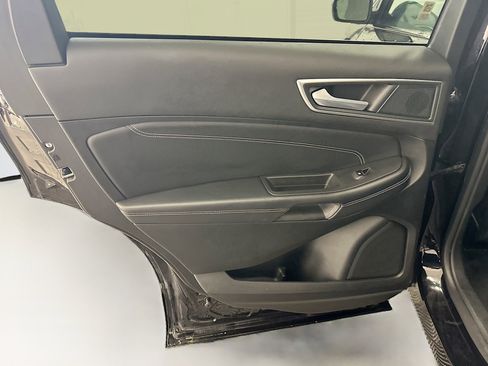 Used 2024 Ford Edge Titanium image 26