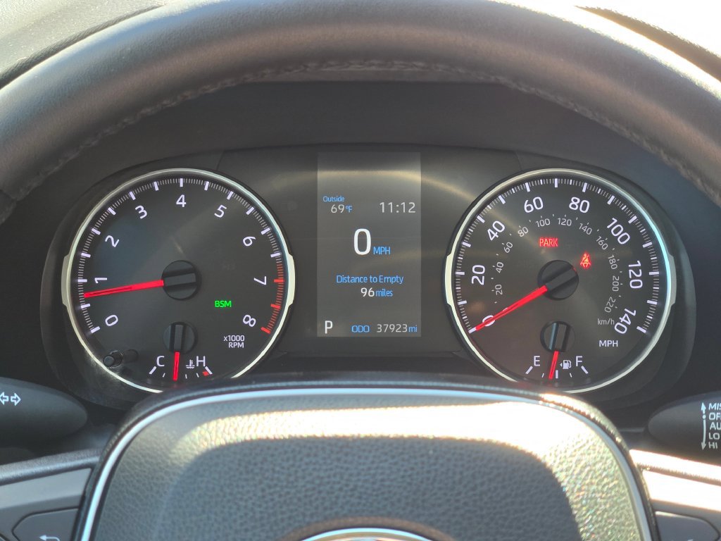 Used 2021 Toyota RAV4 XLE Premium FWD image 26