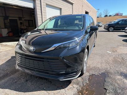Used 2025 Toyota Sienna LE