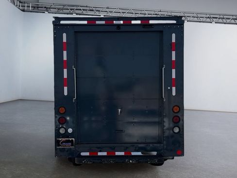 Used 2021 Ford Transit 350 DRW RWD image 5