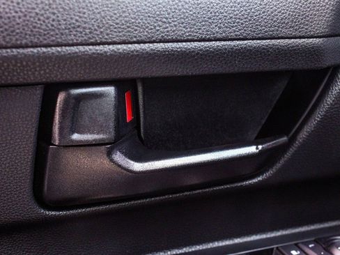 Used 2024 Toyota Tacoma SR5 image 9