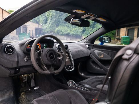 Used 2019 McLaren 600LT RWD image 26