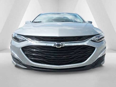 Used 2024 Chevrolet Malibu RS FWD image 2