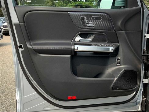 New 2026 Mercedes-Benz GLB 250 4MATIC image 14