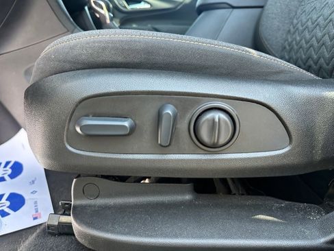 Used 2023 Chevrolet Equinox LT AWD/4WD image 16