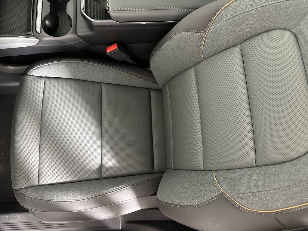 New 2027 GMC Terrain AT4 w/ LPO, Black Badging Package AWD/4WD image 22