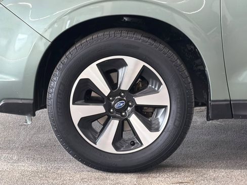 Used 2017 Subaru Forester 2.5i Premium image 23