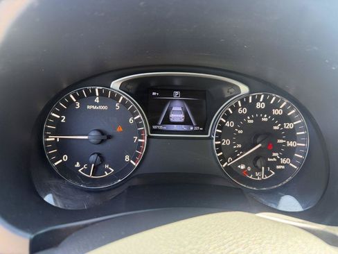 Used 2016 Nissan Altima 3.5 SL w/ 3.5 Technology Package FWD image 15