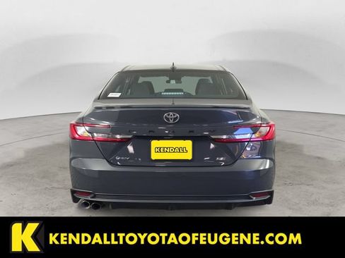 Used 2025 Toyota Camry SE FWD image 6