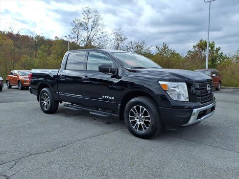 Certified 2024 Nissan Titan SV w/ SV Convenience Package image 13