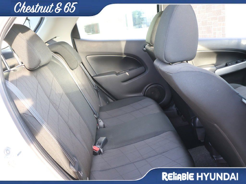 Used 2014 MAZDA MAZDA2 Sport FWD image 37