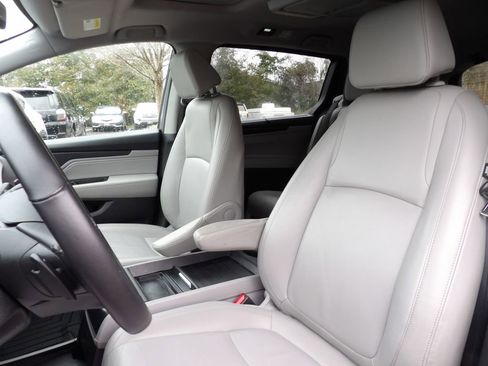 Used 2019 Honda Odyssey Touring image 11