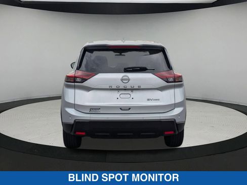 Used 2024 Nissan Rogue SV AWD/4WD image 5