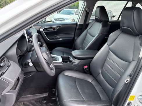Used 2022 Toyota RAV4 XLE Premium AWD/4WD image 23
