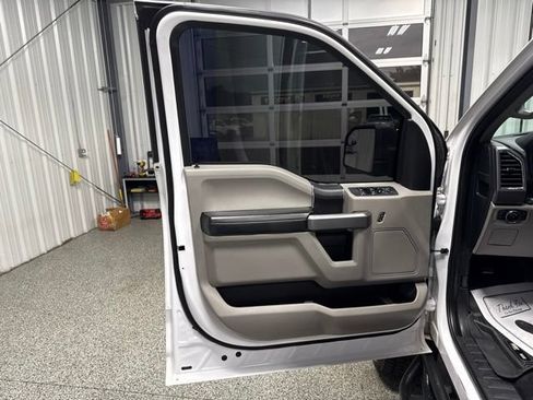 Used 2016 Ford F150 XLT AWD/4WD image 7