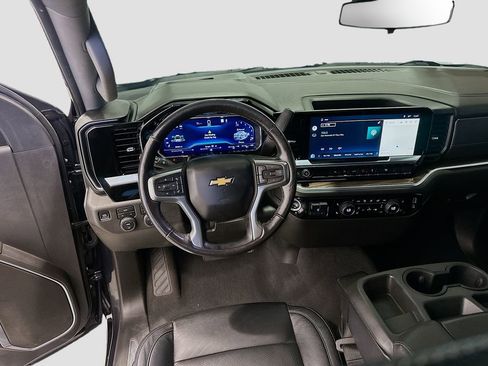 Used 2022 Chevrolet Silverado 1500 LT AWD/4WD image 23
