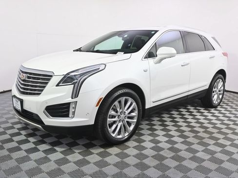 Used 2017 Cadillac XT5 Platinum w/ Driver Assist Package AWD/4WD image 2