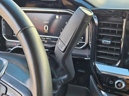 Used 2025 GMC Sierra 1500 SLT image 11