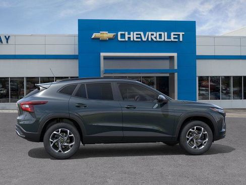 New 2026 Chevrolet Trax LT image 5