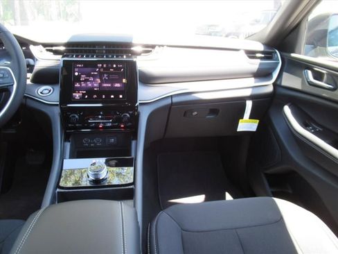New 2026 Jeep Grand Cherokee L Laredo AWD/4WD image 14