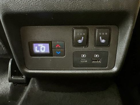 Certified 2022 Nissan Rogue Platinum w/ Head-Up Display Package FWD image 26
