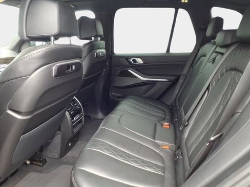 Used 2025 BMW X5 xDrive50e image 16