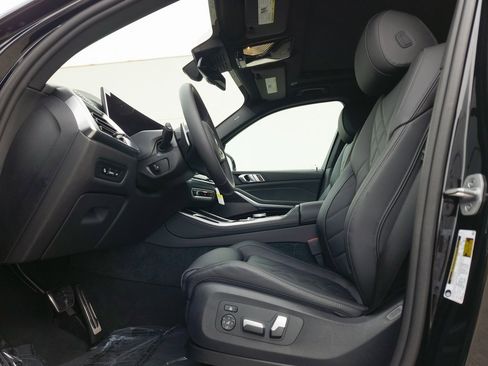 New 2026 BMW X5 sDrive40i w/ M Sport Package image 8