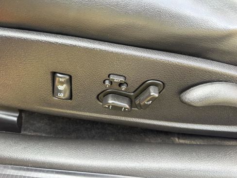 Used 2004 Chevrolet SSR LS w/ Preferred Equipment Group image 12