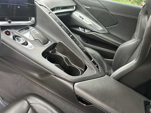 Certified 2022 Chevrolet Corvette Stingray Coupe w/ Chrome Exterior Badge Package RWD image 21