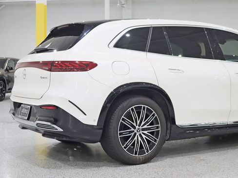 Used 2023 Mercedes-Benz EQS 580 4MATIC SUV image 10