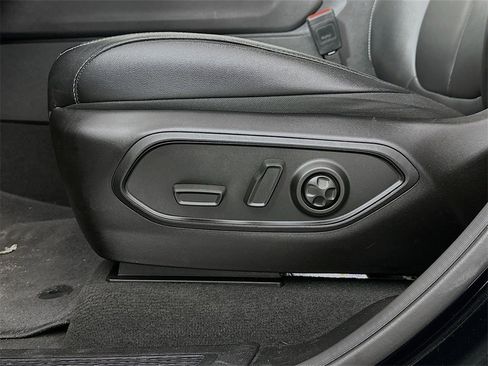 Used 2024 Jeep Grand Cherokee Limited w/ Black Appearance Package image 21