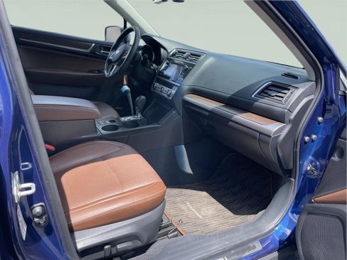 Used 2017 Subaru Outback 2.5i Touring AWD/4WD image 21