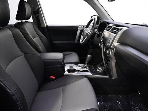 Used 2022 Toyota 4Runner SR5 Premium image 16