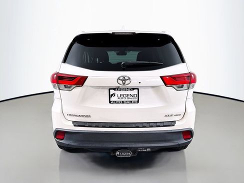 Used 2017 Toyota Highlander XLE AWD/4WD image 6