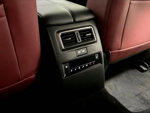 Used 2025 MAZDA CX-70 3.3 Turbo S w/ Premium Package image 34