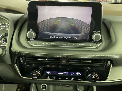 Used 2023 Nissan Rogue SV image 23