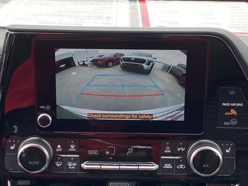 Certified 2025 Toyota Highlander XSE image 24