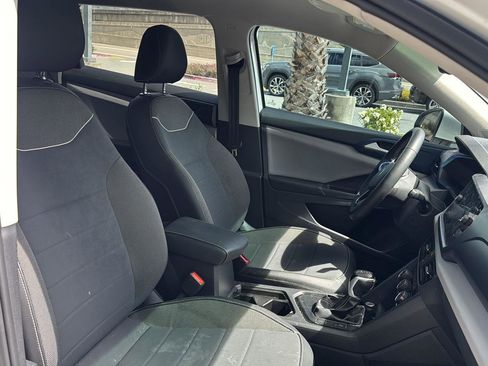 Used 2023 Volkswagen Taos SE image 13