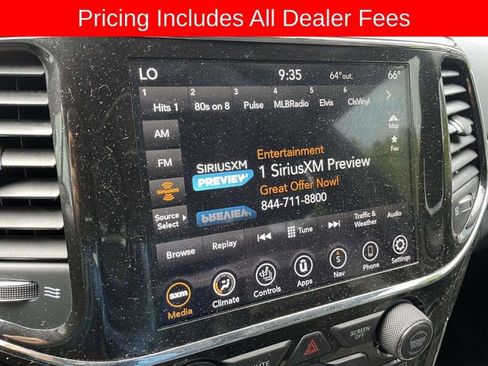 Used 2021 Jeep Grand Cherokee Laredo X AWD/4WD image 29