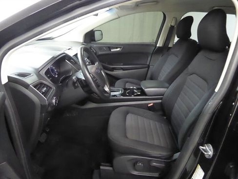 Used 2017 Ford Edge SE image 18