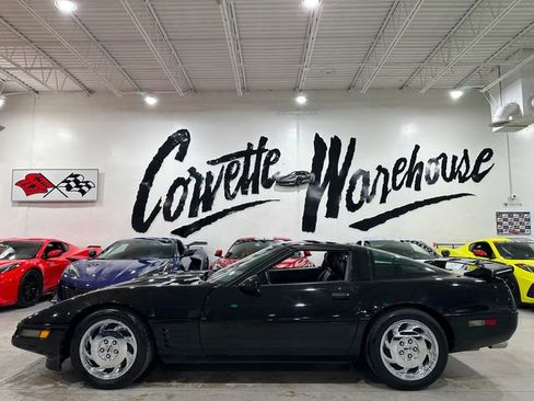 Used 1993 Chevrolet Corvette Coupe RWD image 4