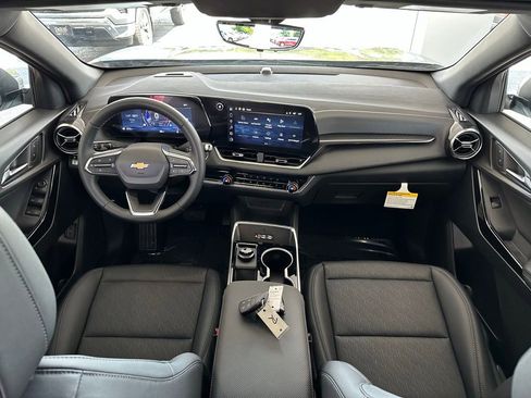 New 2026 Chevrolet Equinox LT w/ Convenience Package II FWD image 20